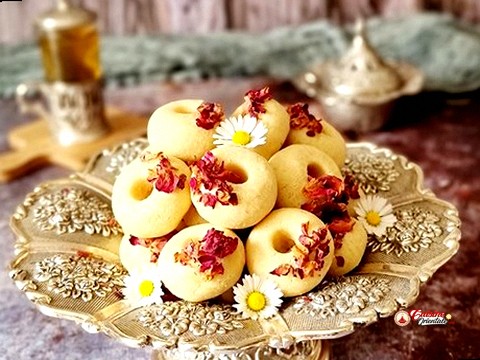 Kaak warka bel louz - kaak fourre aux amandes