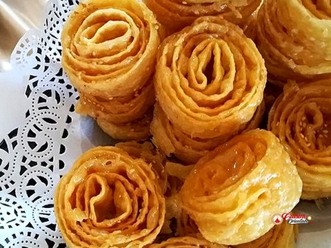Oudnin el kadhi ( oreilles du juge )