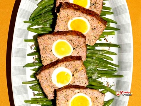 rôti de viande hachée aux oeufs dur