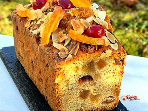 Gâteau aux miel et aux fruits confits