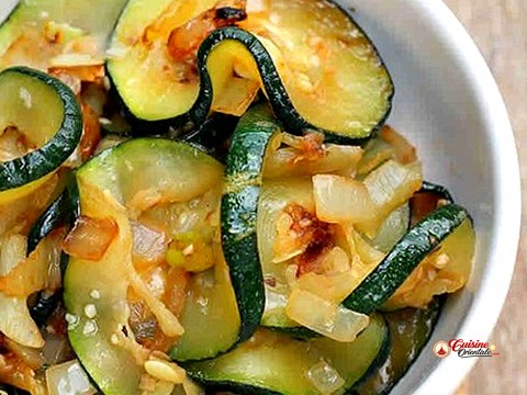 Courgettes aux oignons vinaigres
