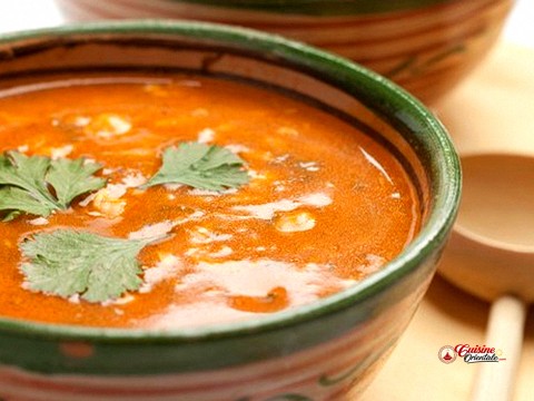 Soupe piquante à l'ail (marqa harra)
