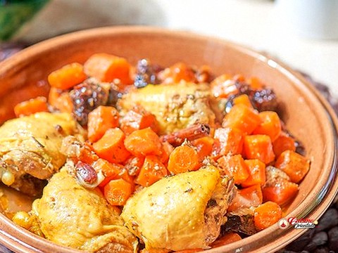 Tajine de poulet aux champignons et carottes à la crème