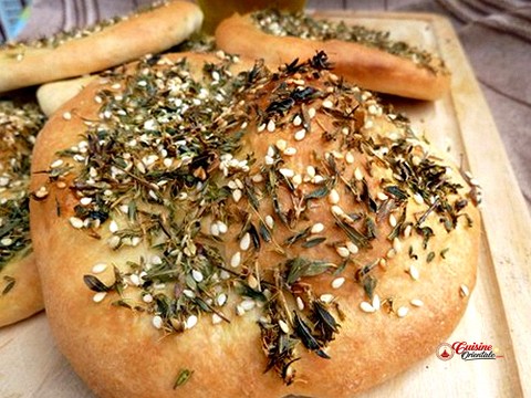 Galette à l'origan(r'ghifa bi zaâtar)
